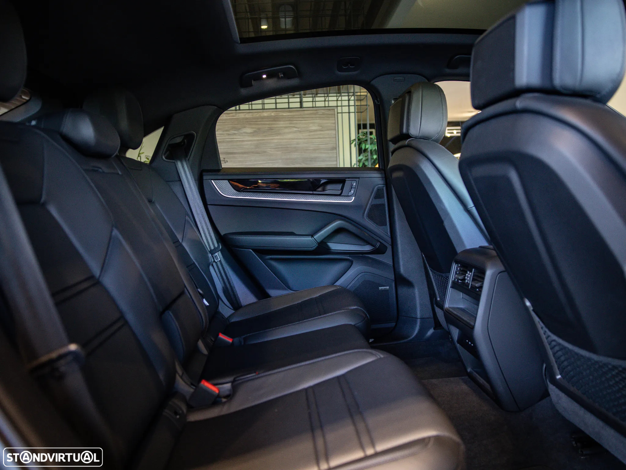 Porsche Cayenne Coupé E-Hybrid - 35