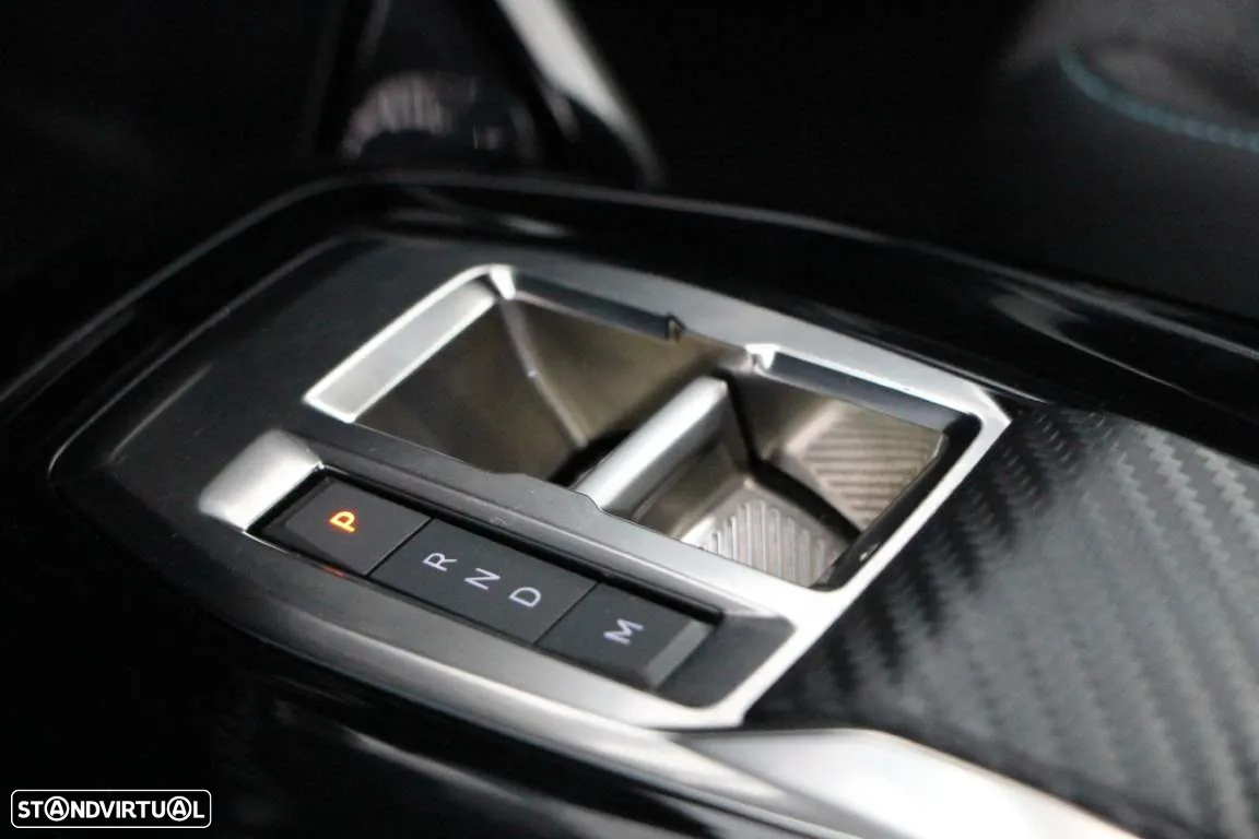 Peugeot 2008 1.2 PureTech Allure EAT8 - 10