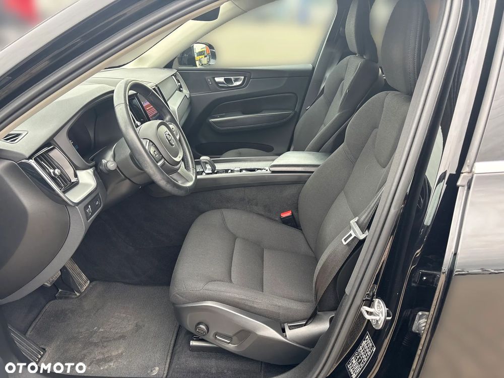 Volvo XC 60 B4 D AWD Momentum Pro - 10