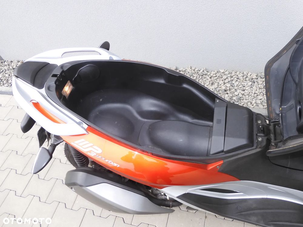 Piaggio MP-3 - 14