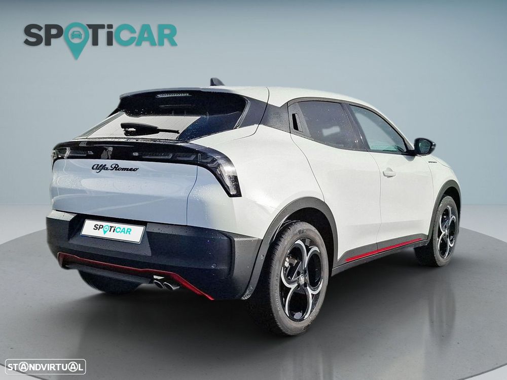 Alfa Romeo Junior 1.2 Speciale eDCT6 - 9