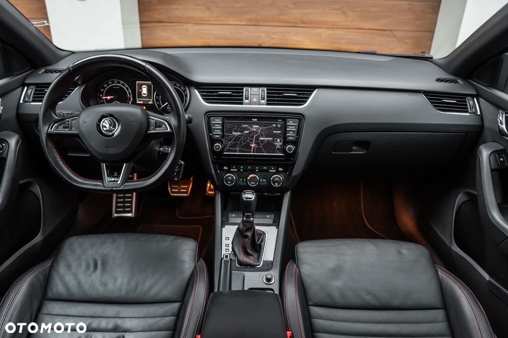 Skoda Octavia 2.0 TDI DSG RS - 7