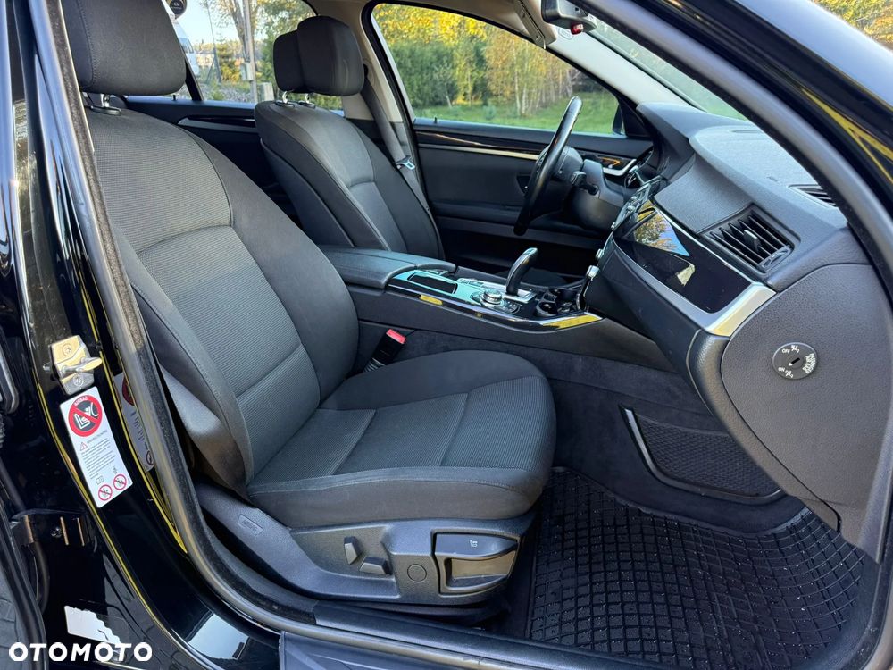 BMW Seria 5 520d Touring - 11