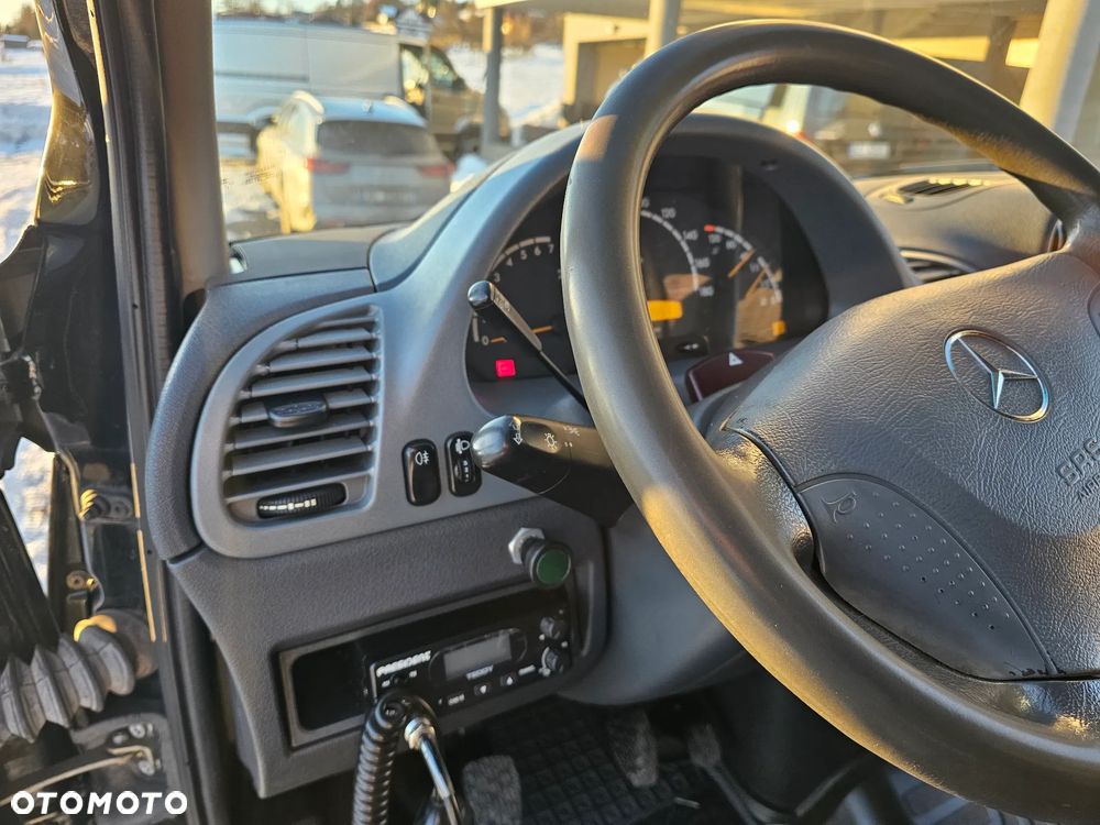 Mercedes-Benz Sprinter - 12