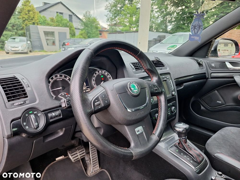 Skoda Octavia 2.0 TDI RS DSG - 17