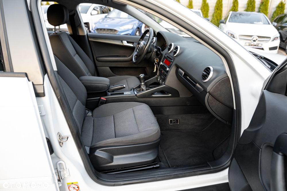 Audi A3 Sportback 1.6 Ambition - 23