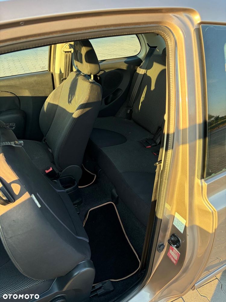 Nissan Micra - 10