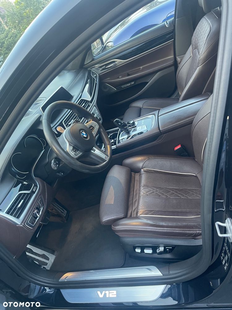 BMW Seria 7 M760Li xDrive - 12