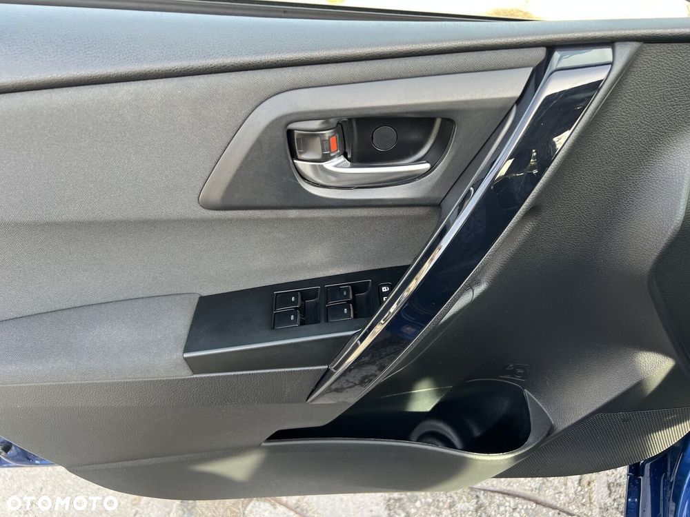 Toyota Auris Hybrid 135 Premium - 10
