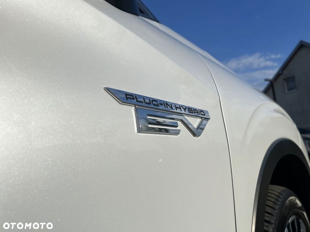 Mitsubishi Outlander - 27