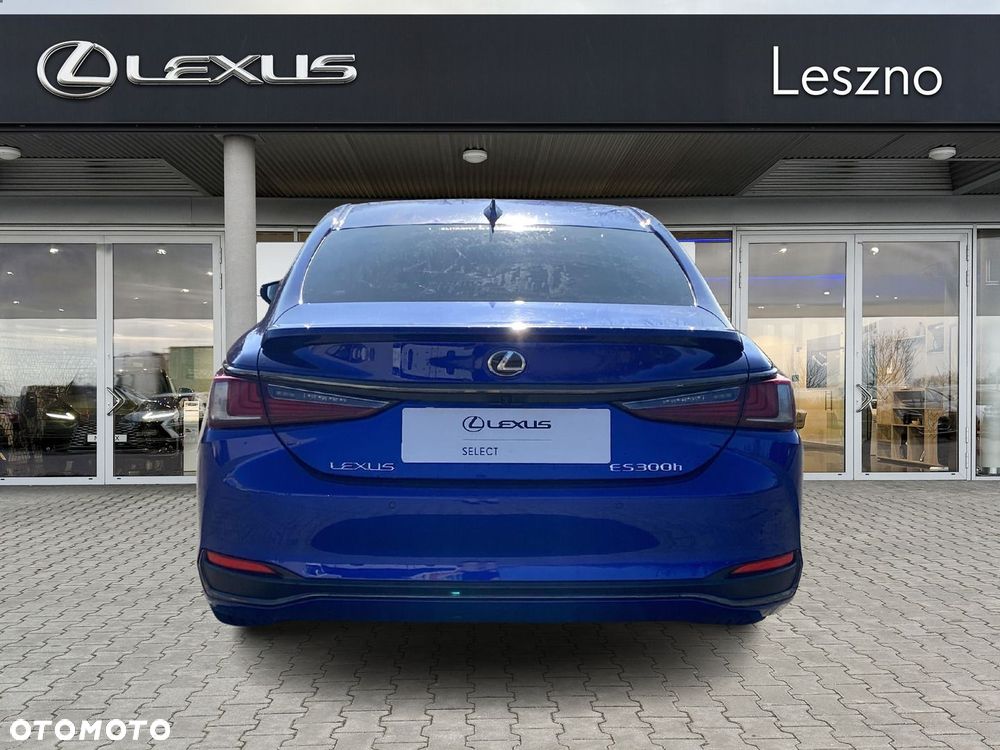Lexus ES 300h F Sport Design - 7