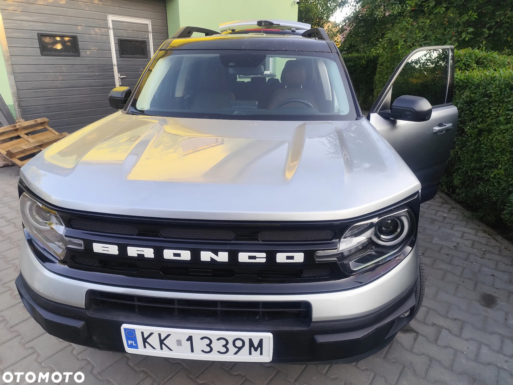 Ford Bronco - 11