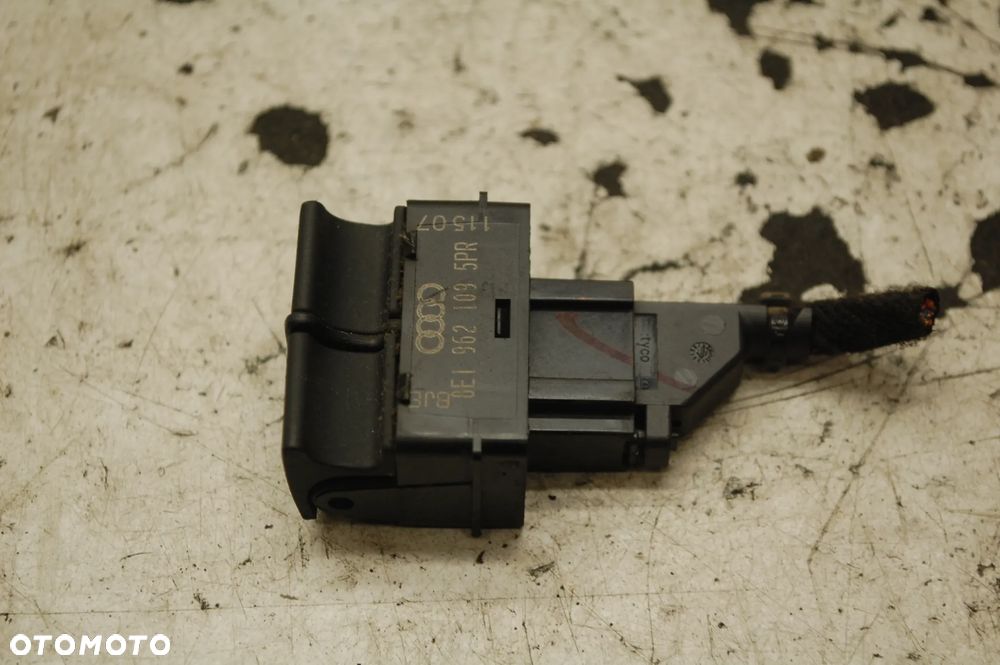 PRZEŁĄCZNIK WŁĄCZNIK ALARAMU 8E1962109A AUDI A4 B6 B7 8E1962109 - 2