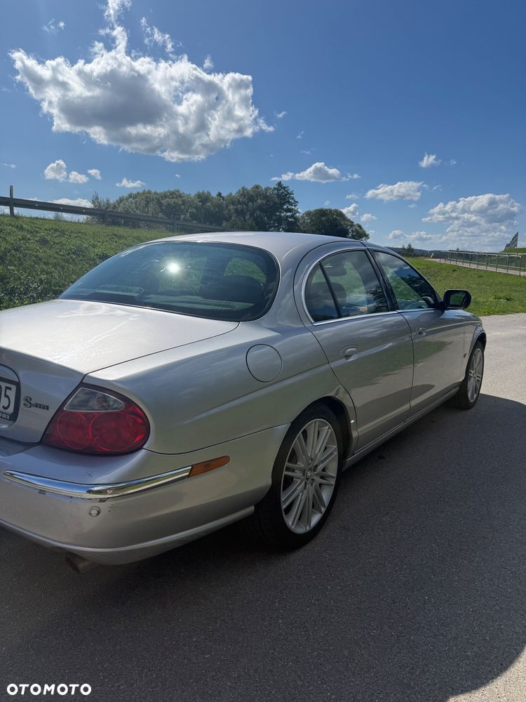 Jaguar S-Type - 8
