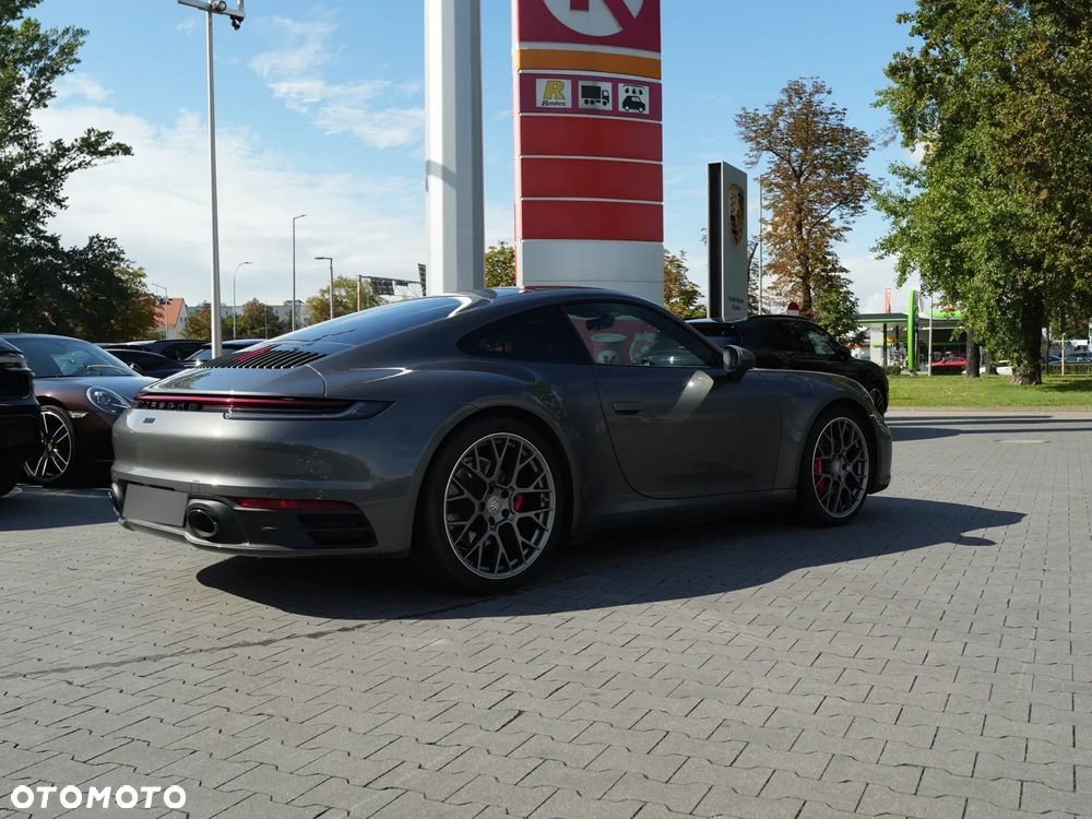 Porsche 911 Carrera 4S - 4