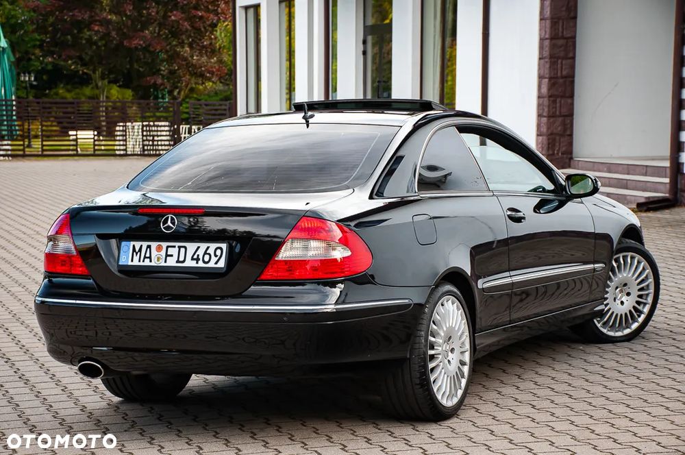 Mercedes-Benz CLK Coupe 350 7G-TRONIC Avantgarde - 4