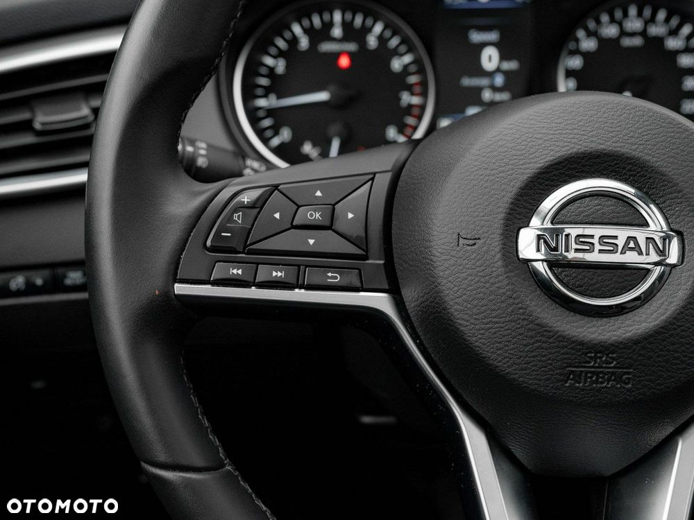 Nissan Qashqai 1.3 DIG-T N-Connecta DCT - 17