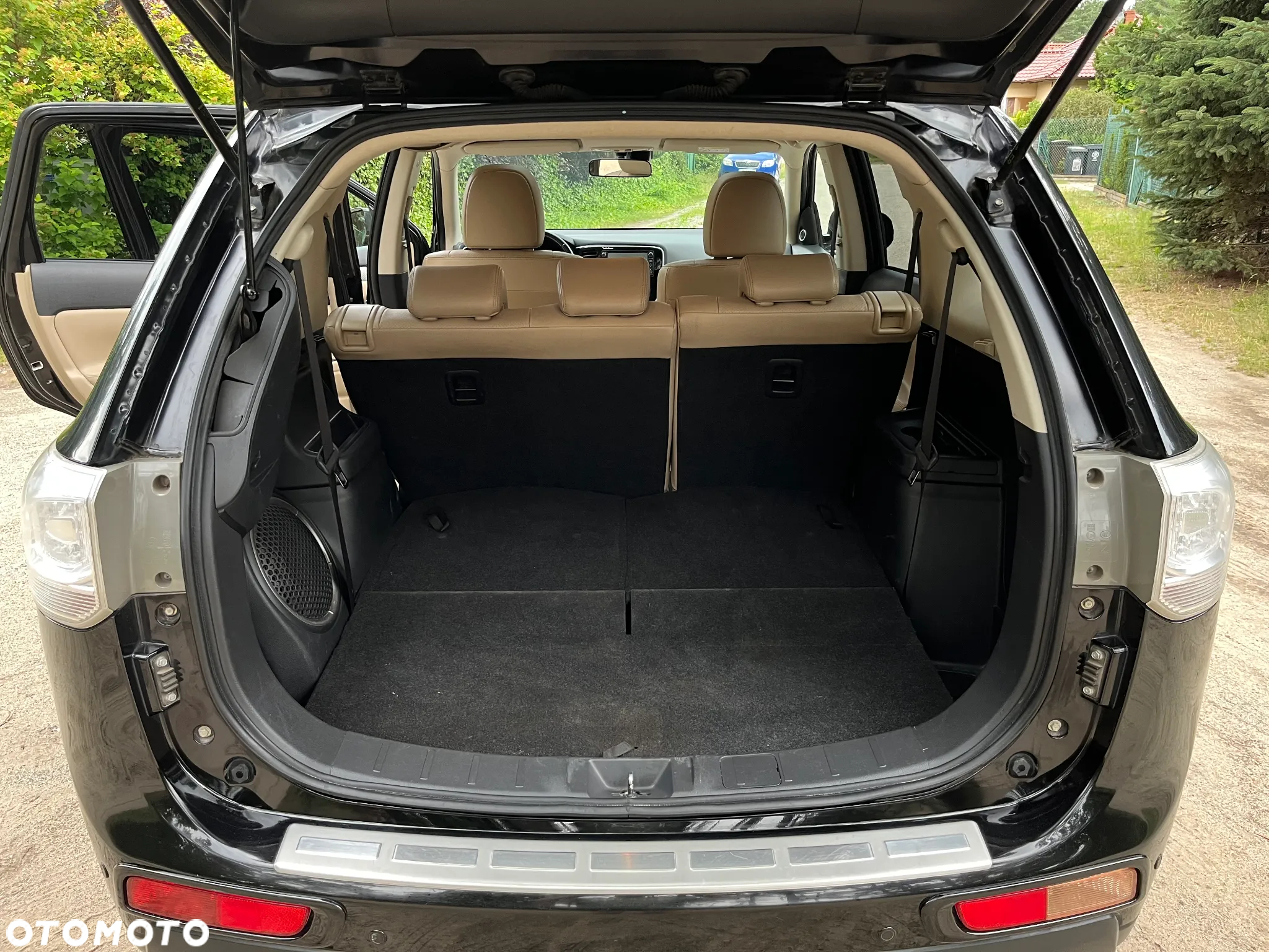 Mitsubishi Outlander - 11