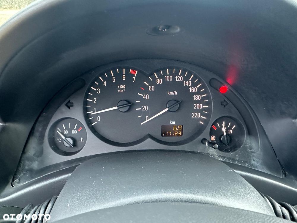 Opel Corsa - 20