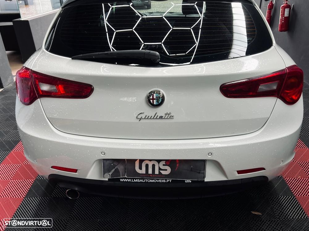 Alfa Romeo Giulietta 1.6 JTDm Distinctive - 15