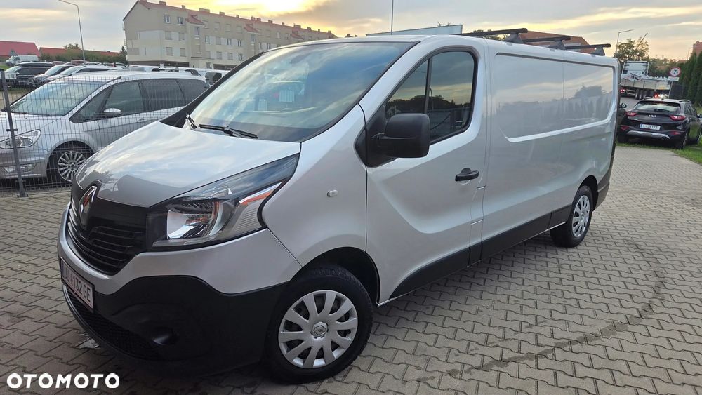 Renault TRAFIC - 2