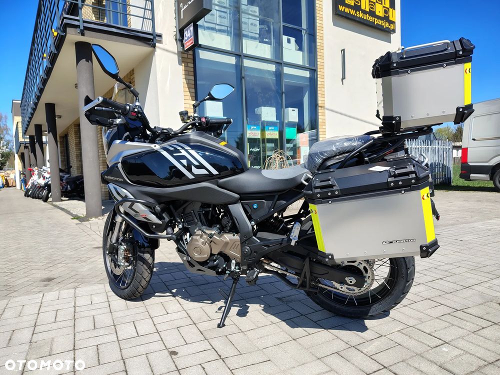 QJMOTOR SRT 600SX - 15
