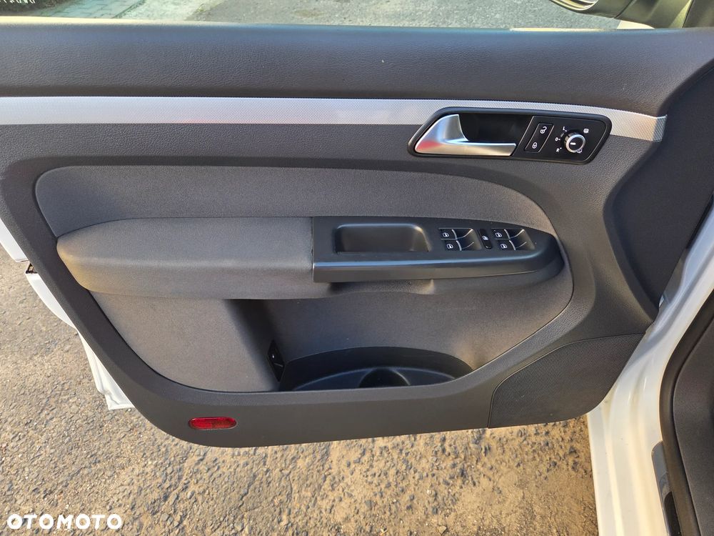 Volkswagen Touran 1.6 TDI DPF DSG MATCH - 30