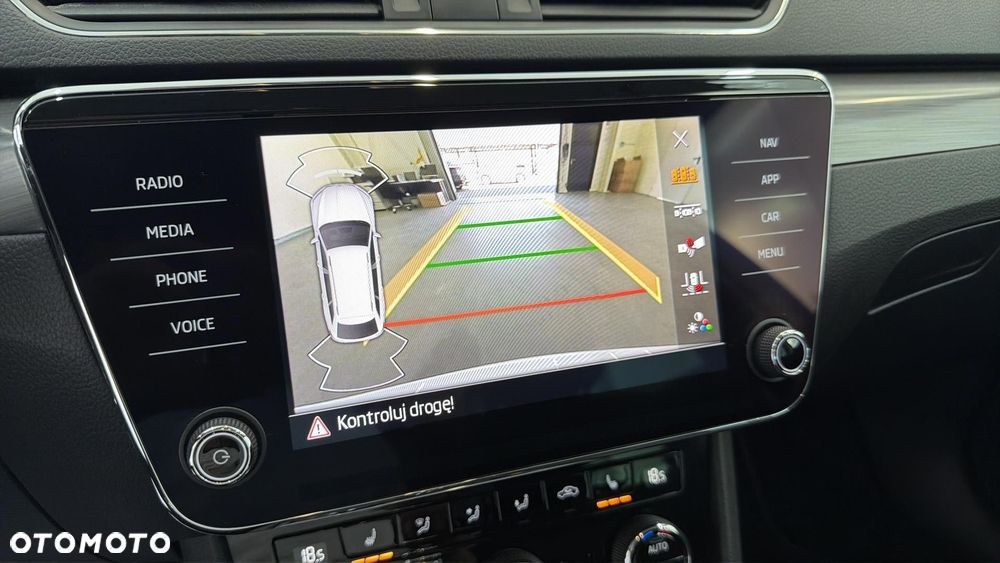 Skoda Superb 2.0 TDI SCR Style DSG - 31