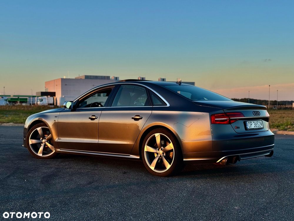 Audi S8 - 7