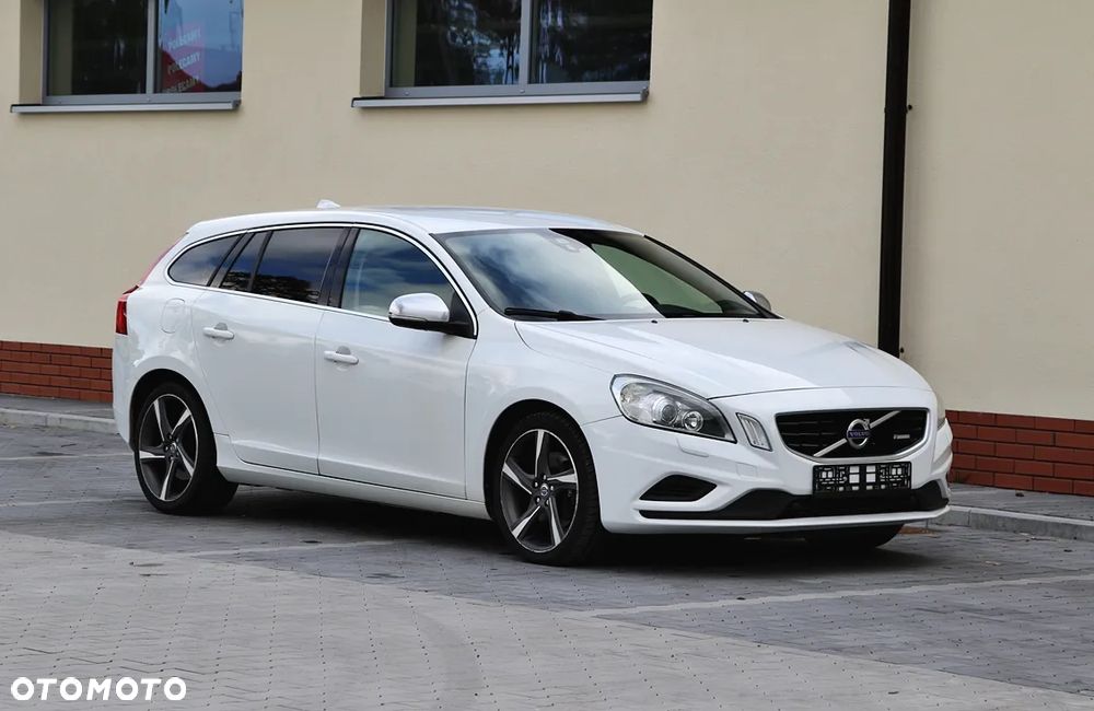 Volvo V60 2.0T R-Design - 12