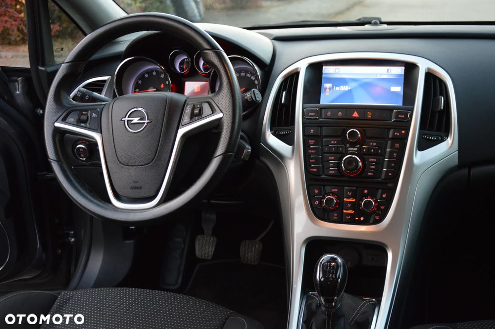 Opel Astra 1.6 Turbo Cosmo - 23