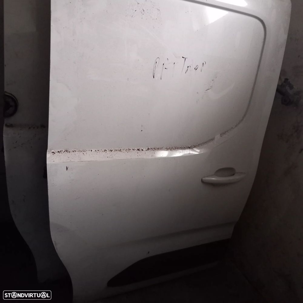 Porta lateral peugeot partner citroen berlingo ano 2021 - 1