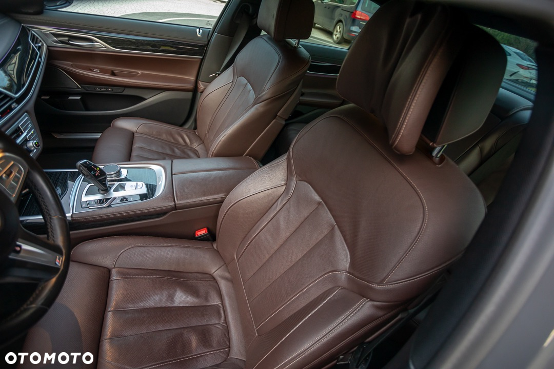 BMW Seria 7 - 18