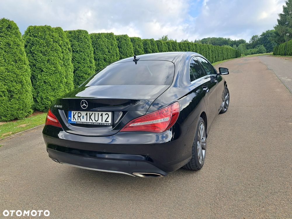 Mercedes-Benz CLA 180 7G-DCT Urban - 9
