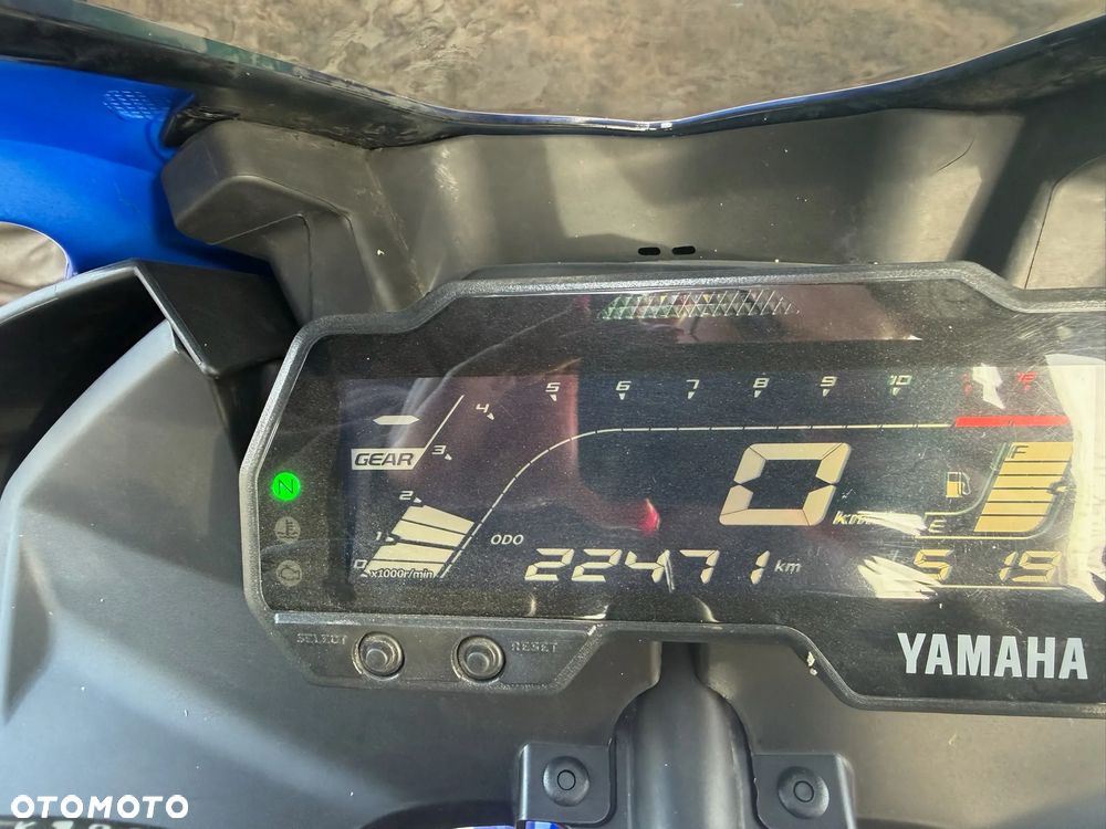 Yamaha YZF - 3