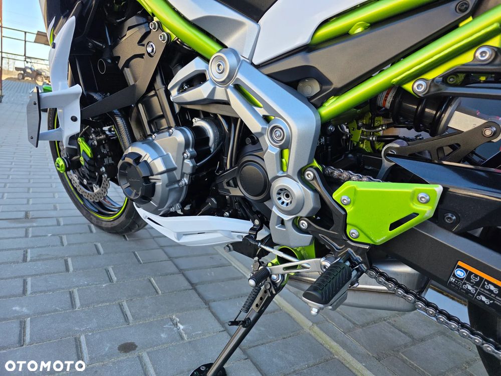 Kawasaki Z 900 - 10