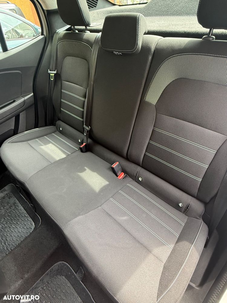 Dacia Logan TCe 90 Essential - 8