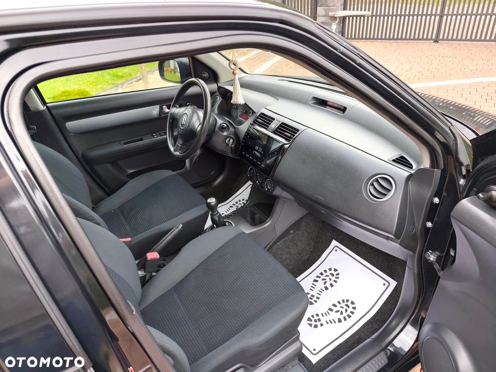 Suzuki Swift - 25