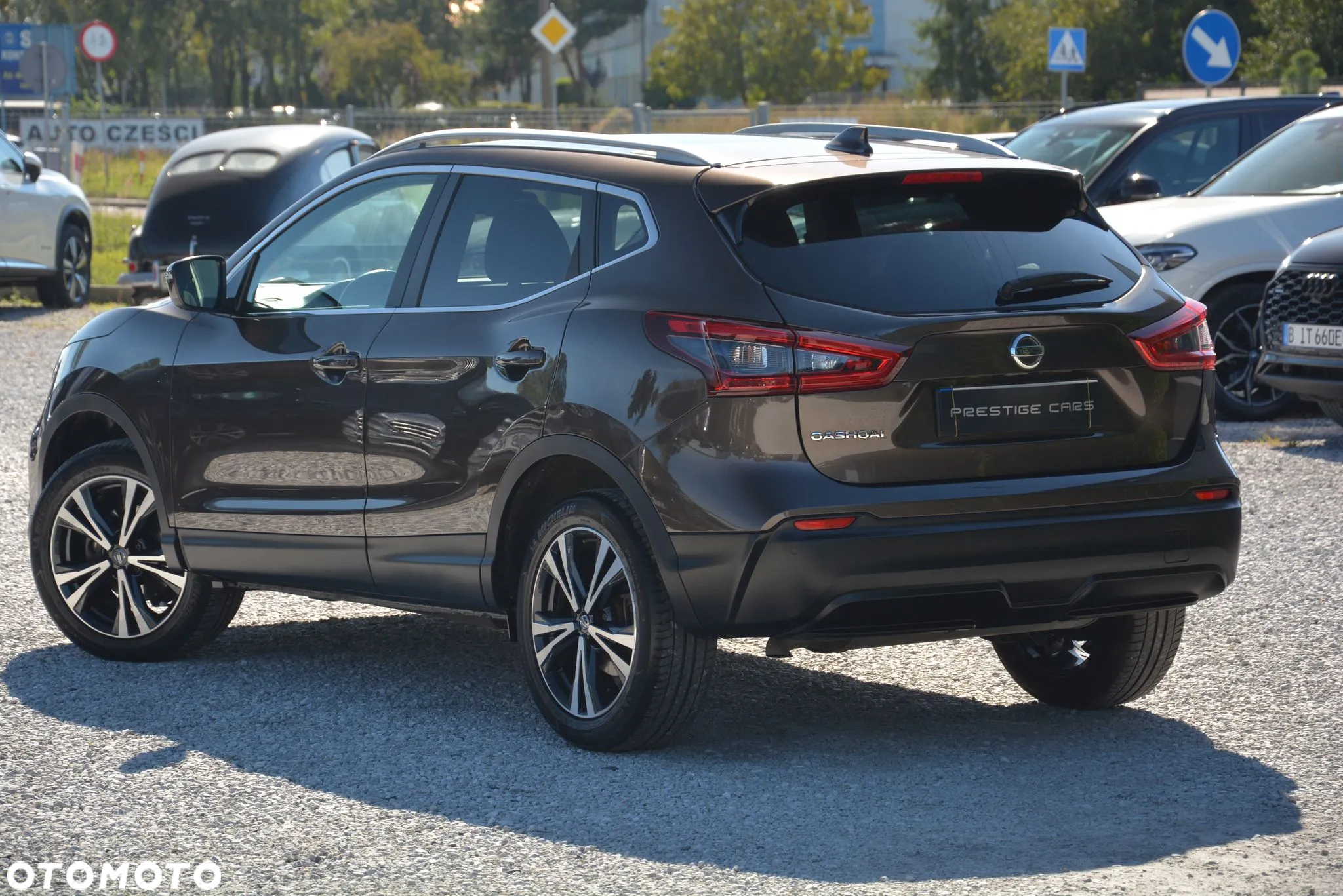 Nissan Qashqai 1.3 DIG-T N-CONNECTA - 11