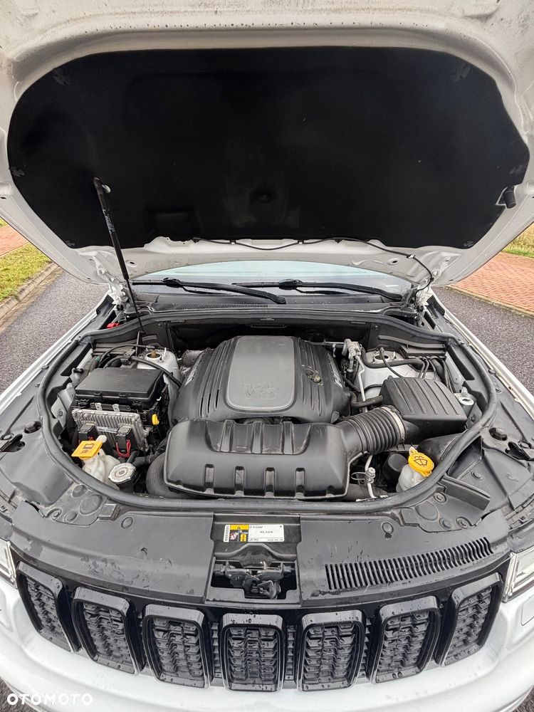 Jeep Grand Cherokee 5.7 V8 HEMI Summit - 32