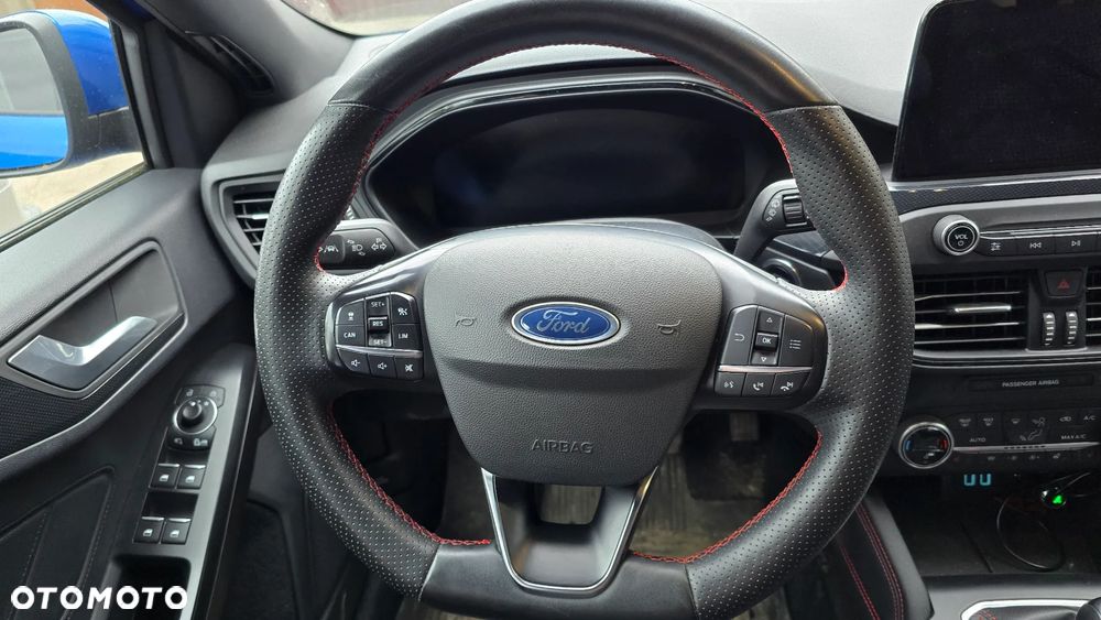 Ford Focus 1.0 EcoBoost mHEV ST-Line X - 12