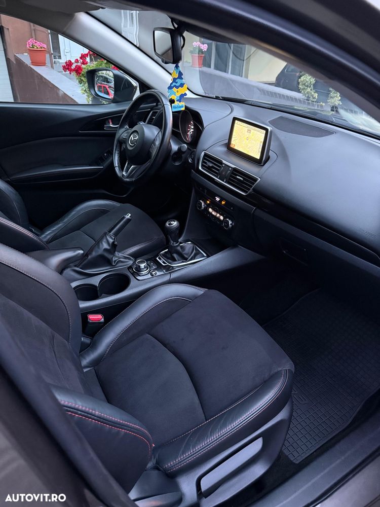 Mazda 3 SKYACTIV-G 120 NAKAMA - 31