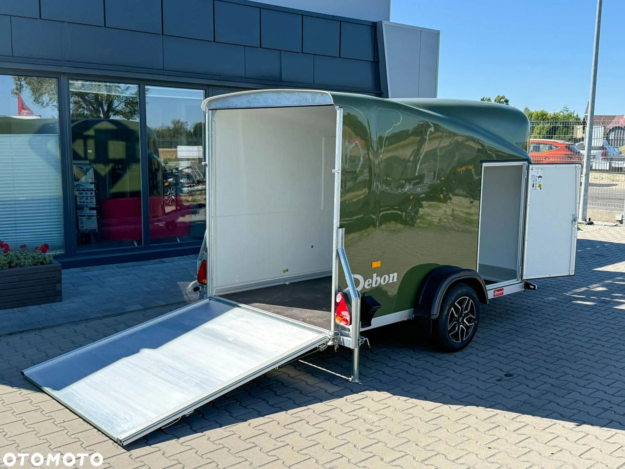 Debon Przyczepa furgon używany cargo 1300 kontener - 12