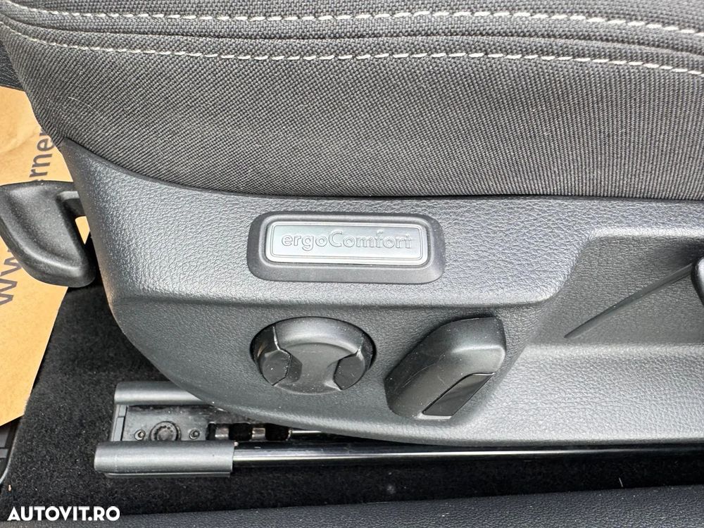 Volkswagen Passat - 25