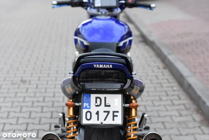 Yamaha XJR - 12