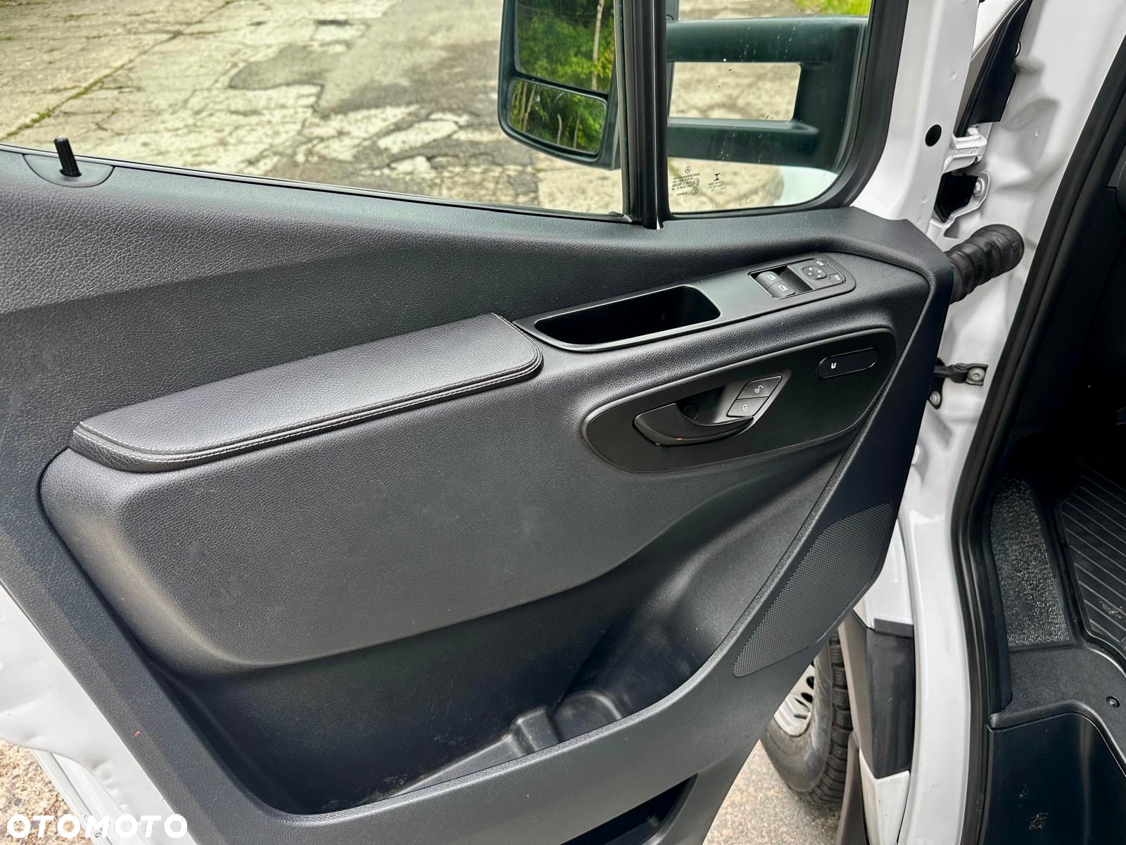 Mercedes-Benz SPRINTER - 10