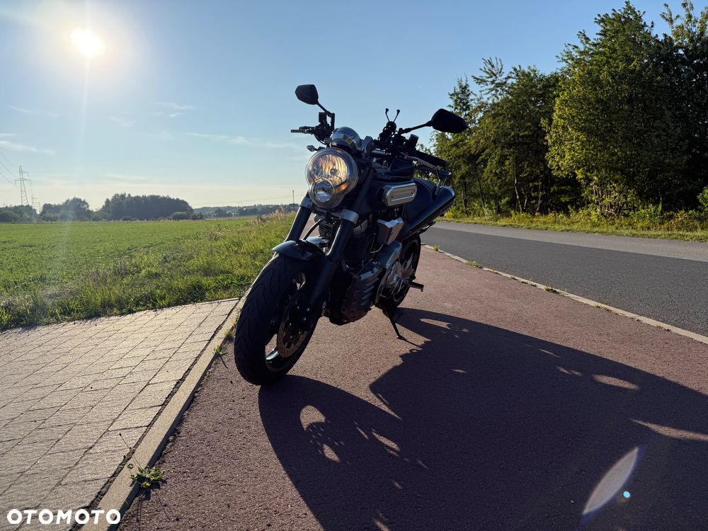 Yamaha MT - 12