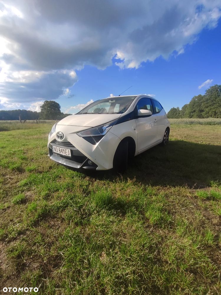 Toyota Aygo 1.0 VVT-i Color Edition - 1