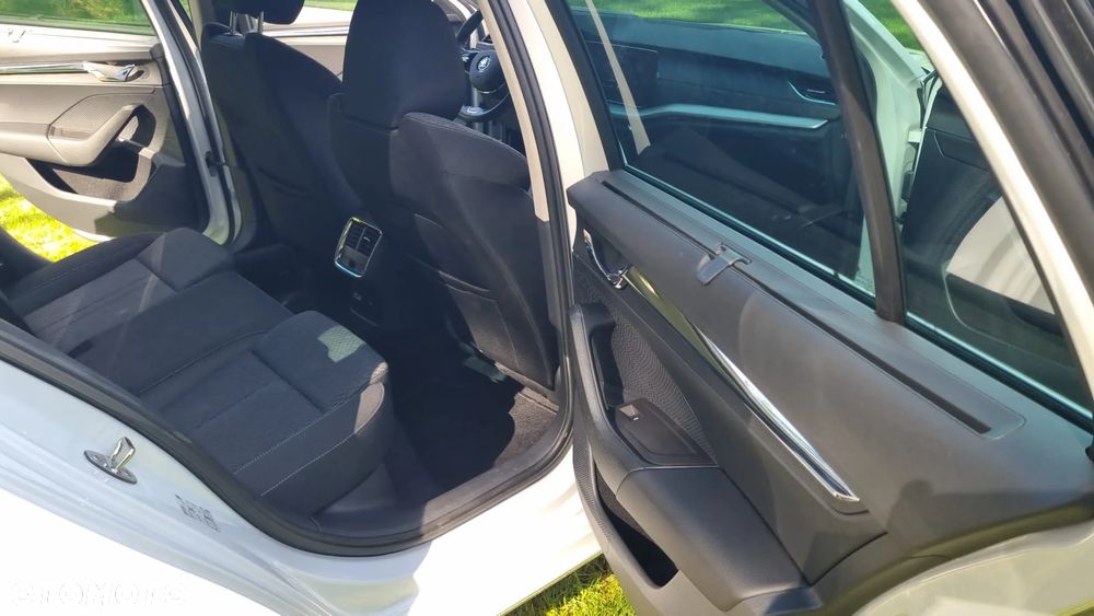 Skoda Octavia 2.0 TDI DSG Style - 12