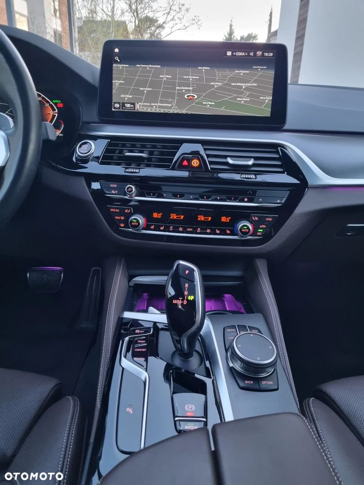 BMW Seria 5 530i xDrive mHEV M Sport sport - 21